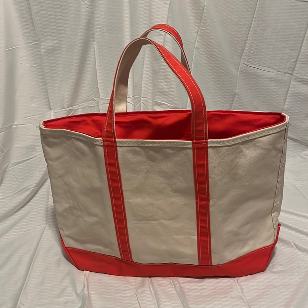 L.L.Bean boat and tote extra large size with short handles.